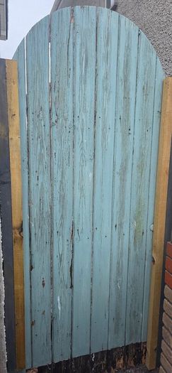 side gate