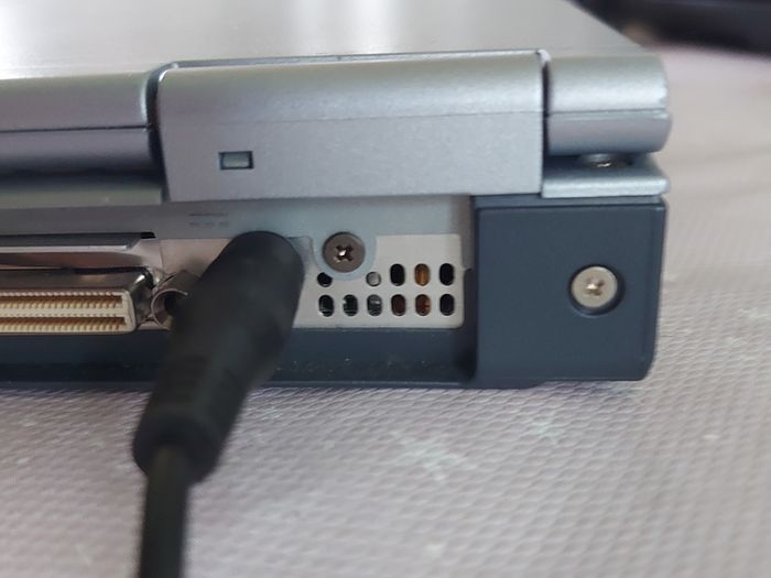Rare Vintage Fujitsu Siemens Lifebook, E Series, FPC07048B Part number CP127259, Running Windows 2000 Professional, uses 3.5 floppy disk, 20GB HDD, amd all the connecting Ports from 30 years ago Era