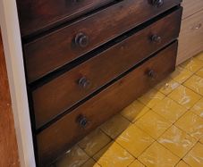 Antique chest of drawers