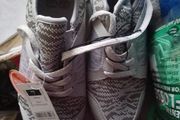 BNWT SIZE 2 Girls Runners