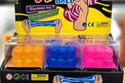 Squeeze ball nee doh