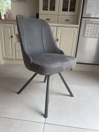 Dining room chairs x5