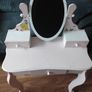 girls vanity table Image 2