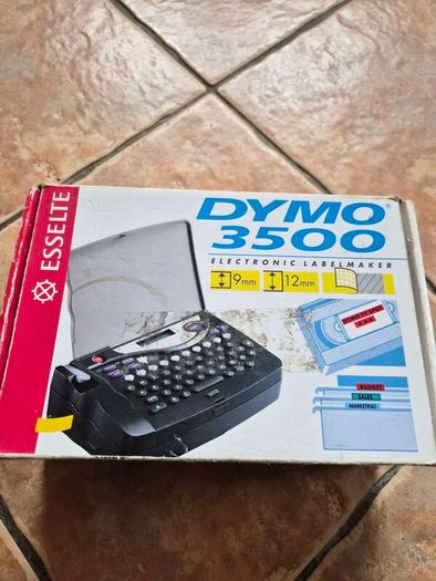 Electronic labelmaker