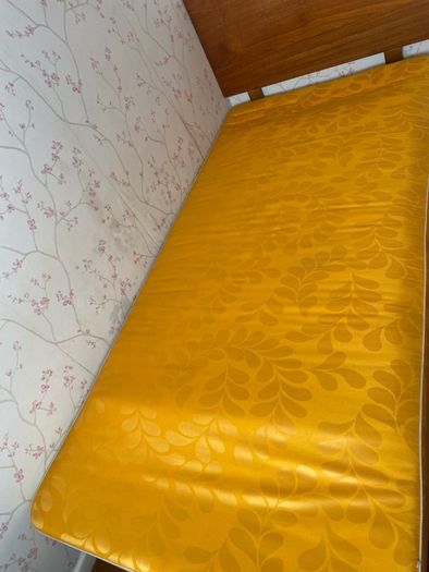 Free single bed base