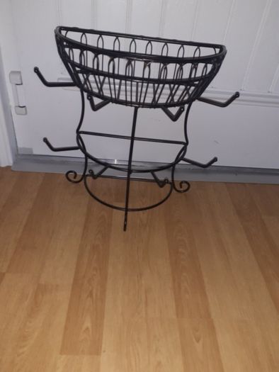 kitchen basket stand