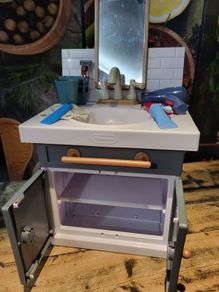 Toy Bathroom Sink And Accessories