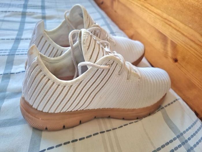 skechers flex appeal white Size 4.5 eu 37.5 in like new condition