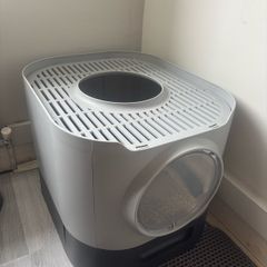 Modern and handy cat litter
