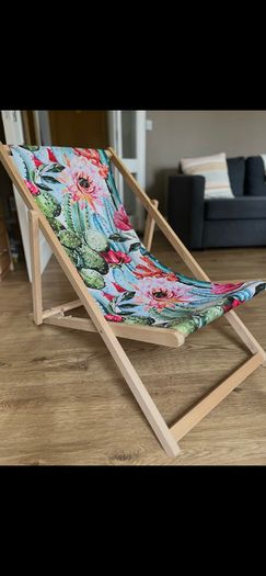 Wooden sunbed