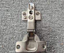 Hinges 1 euro each