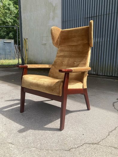 Parker Knoll PK1071 Wingback Armchair - Warehouse and Showroom Open Saturday  8th August 12 till 4pm Eircode R95T227