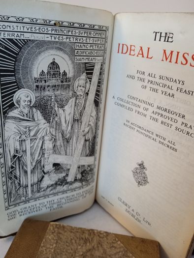 The Ideal Missal for All Sundays and the Principal Feasts of the Year: Containing Moreover a Collection of approved Prayers Compiled from the Best Sources in Accordance with all the Recent Pontifical Decrees, 1951 (PT262)