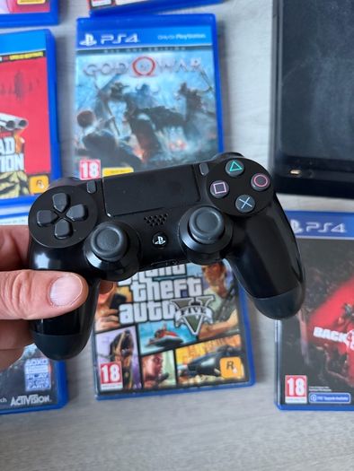 PS4 500GB + Games & 2 Controllers