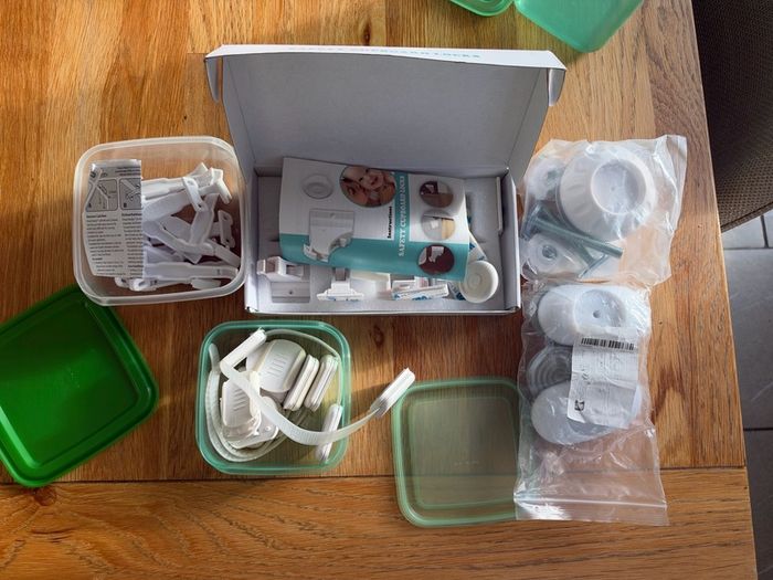Free baby proofing child safety accessories need gone this weekend