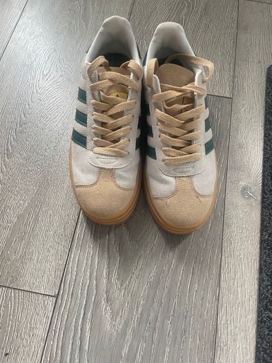 Trainers size 6
