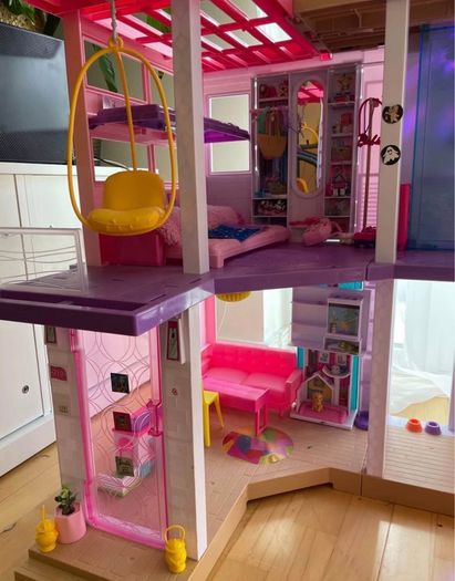 Barbie dreamhouse