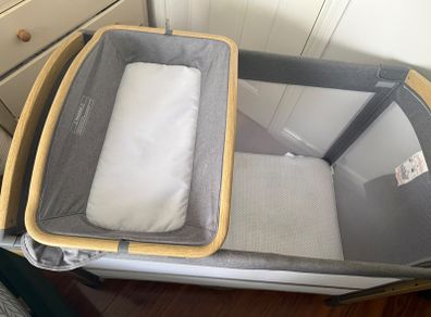 Travel cot bed