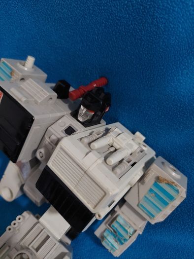 Transformer G1 metroplex