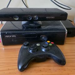 Xbox 360 + Kinect Bundle + 5 Games + Original Box Included