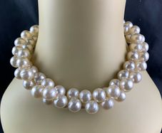 Vintage Faux pearl necklace