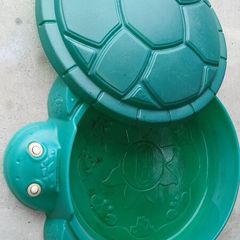 LIttle tikes sandpit and sand