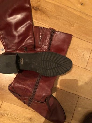 Ladies Knee High Boots Size 6