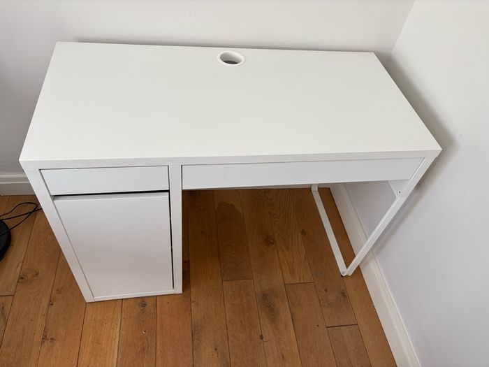 IKEA MICKE Office Desk, White 105 x 50 cm