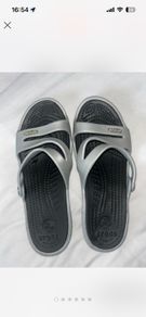 Size 3/4 croc sandal perfect condition