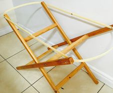 Moses basket stand