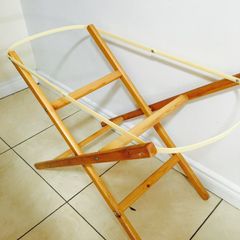 Moses basket stand