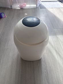 Tommee tippee sangenic nappy bin