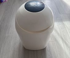 Tommee tippee sangenic nappy bin