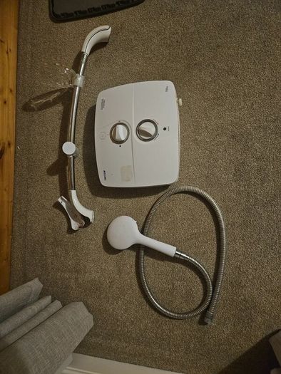 Triton T90sr shower