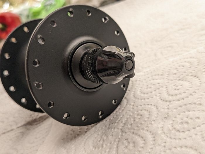 Shimano HB-M525A front disc hub incl. QR skewer