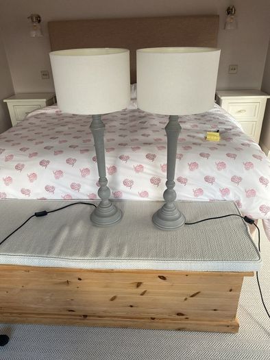 2 lamps