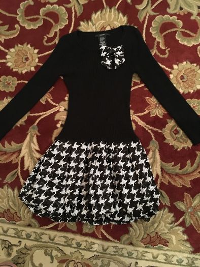 Beautiful Tahari Dress size-5-6 years