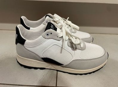 Women's trainers runners Clae Joshua size 5 brand new
