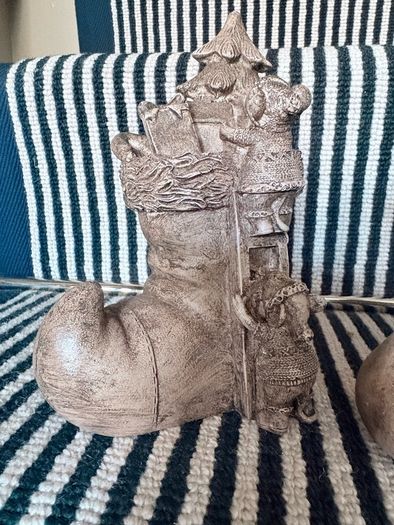 New bespoke 21cm high vintage inspired Santa boot with mice and present detail