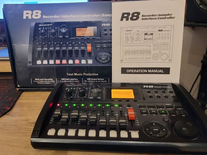 Zoom R8 Multitrack Recorder
