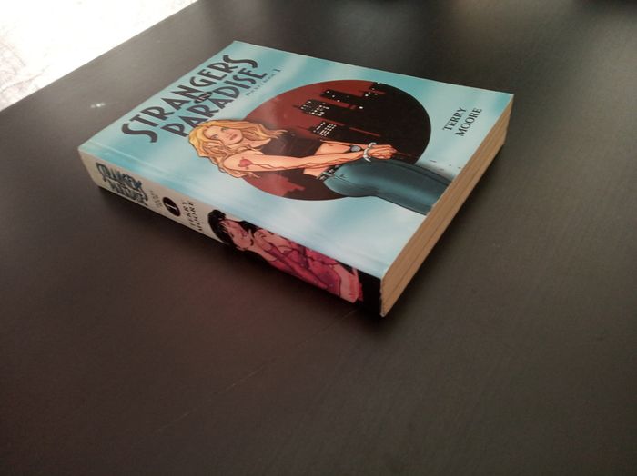 Graphic novel - Strangers In Paradise Pocket Book 1