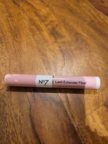 No 7 lash extender fibre mascara