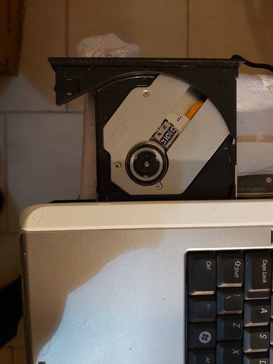 Vintage Dell Inspiron 1501, Mobile AMD Sempron Processor 3500 +, 1.8GHz, 1GB Ram, 120GB HDD, Windows 7, Chrome, Opera, Firefox and VLC