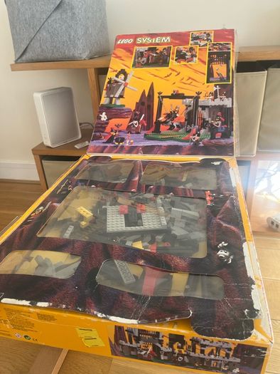 (Ultra Rare) Lego 6097 Night Lord's Castle - Complete Original Set