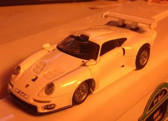 DeAgostini Porsche 911 GT1 1/43