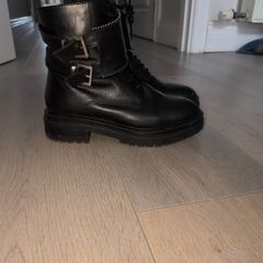 Dune Leather Boots