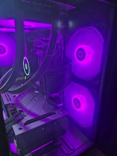 Gaming PC Ryzen 7 5800X, RX 7700 XT, 32gb Ram, 1TB M.2 Ssd, 750w Psu, Wifi/bt