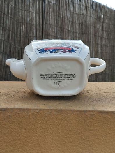 Sadler & Sons Ltd of England American Bi- Centenary Teapot 1776-1976