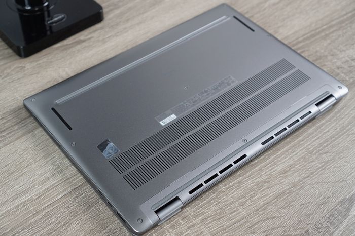 Dell Latitude 7450 14" | Core Ultra 7 165U | 32GB LPDDR5x | 512GB