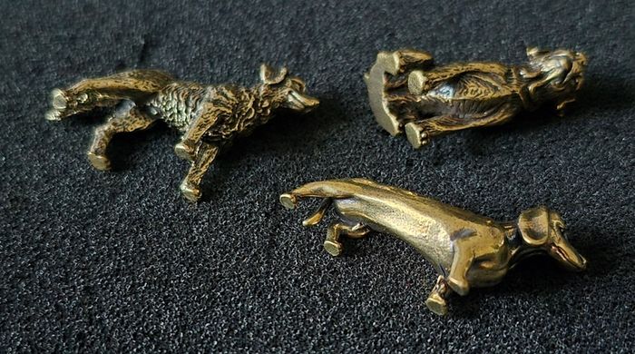 3 brass Dogs, Solid brass.